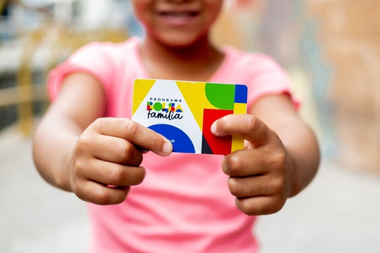 Pagamento de abril do Bolsa Família chega a inscritos com NIS final 7