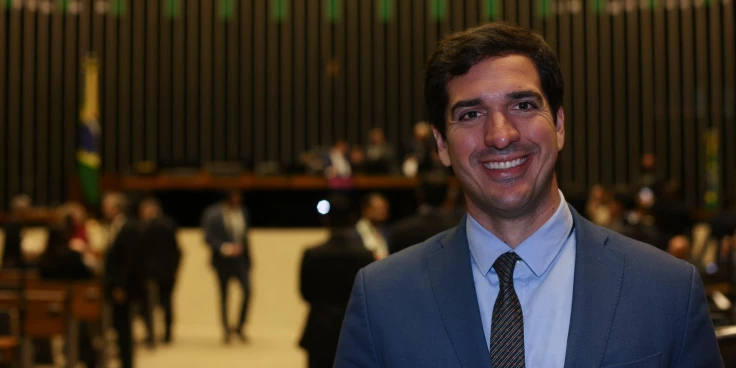 SÃO LUÍS (MA) — O governador Carlos Brandão determinou, na quinta-feira (21), o afastamento por 90 dias de quatro servidores estaduais investigados na Operação Arthros, deflagrada pela Polícia Federal (PF).