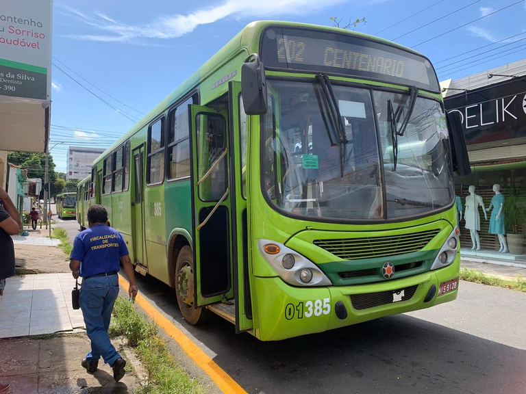 Rodoviários realizam paralisação parcial e ameaçam greve em Teresina