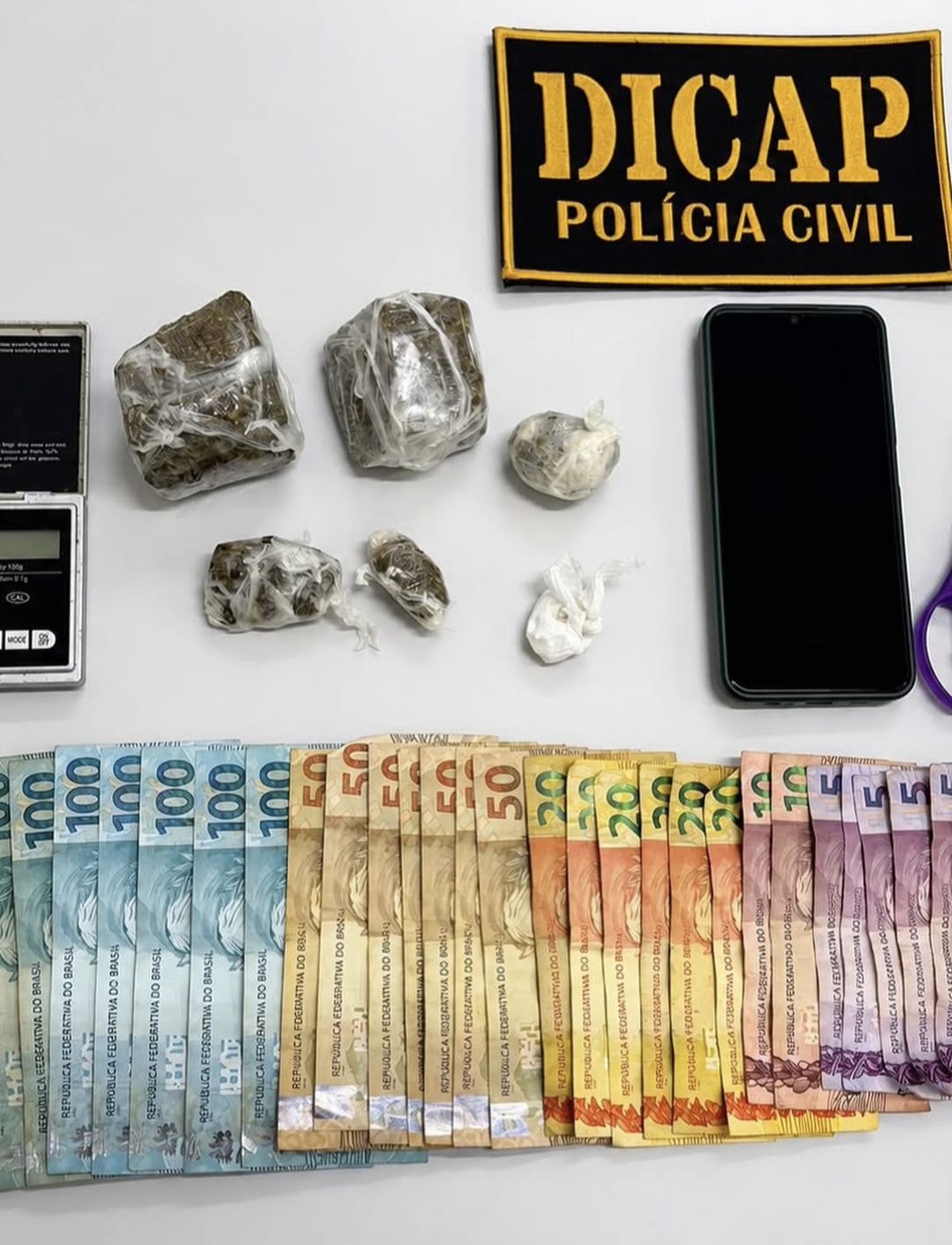 Traficante tenta se livrar de drogas no vaso sanitário, mas acaba preso em flagrante pela Polícia Civil em Timon