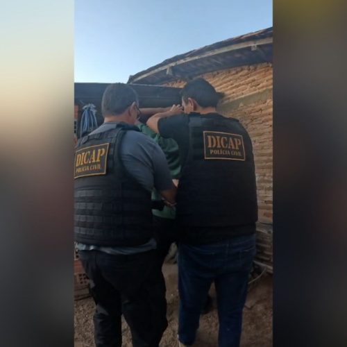 Homem condenado por assassinato motivado por briga por furto de galo é capturado após 12 anos em Timon