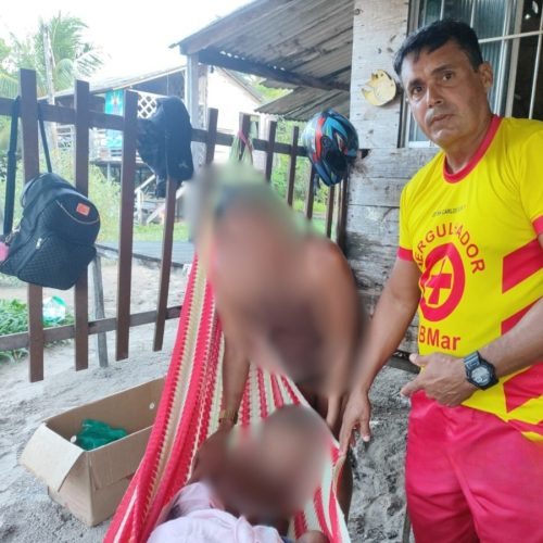 Criança é resgatada por moradores após se separar da família em praia de Paço do Lumiar