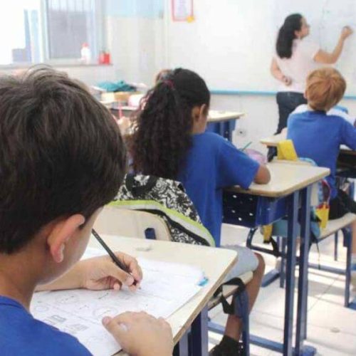 Câmara de Teresina analisa proposta que amplia controle sobre terceirizados em escolas