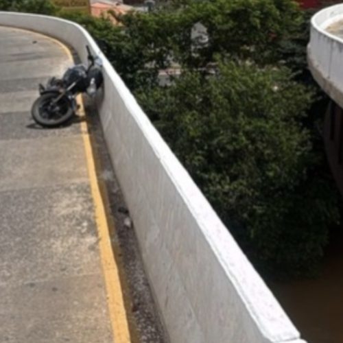 Queda em ponte entre dois estados termina com motociclista desaparecido