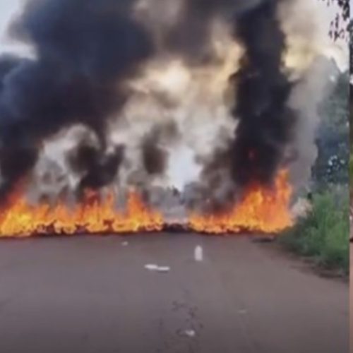 Moradores bloqueiam BR-222 em Santa Luzia após atraso em obras do DNIT