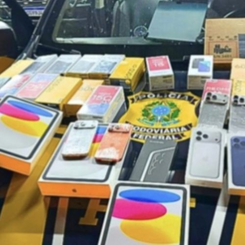 PRF apreende carga de eletrônicos transportada sem documentação fiscal na BR-230
