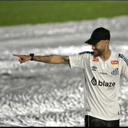 Neymar tem lesão confirmada e vira desfalque da Seleção Brasileira nos próximos jogos
