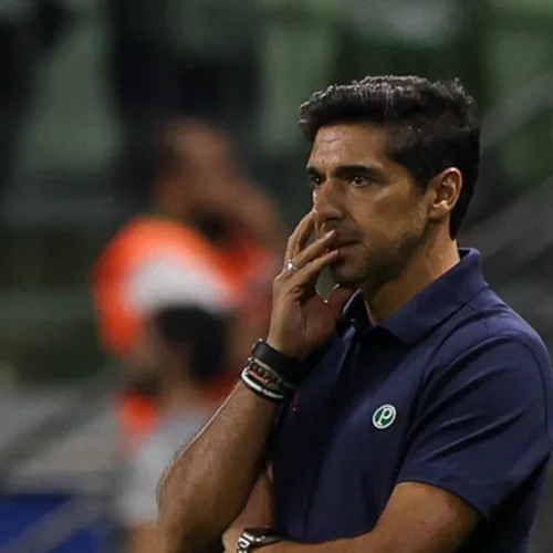 Abel Ferreira critica punição e levanta debate sobre arbitragem no Brasil
