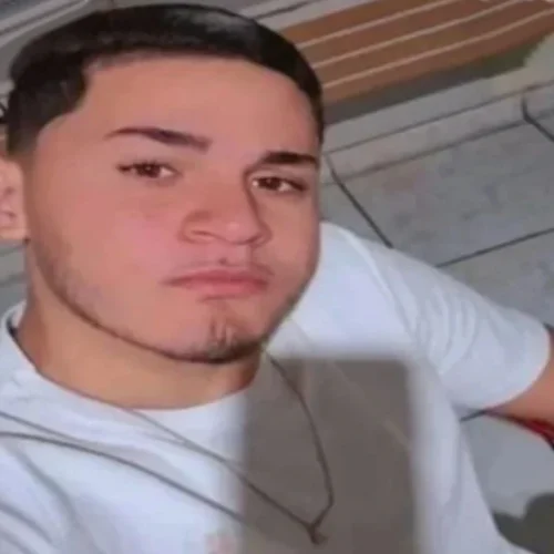Jovem de 18 anos morre após grave acidente entre carro e moto na Avenida Anísio da Luz, em Picos