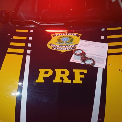 PRF captura foragido da Justiça durante operação de trânsito em rodovia do Piauí
