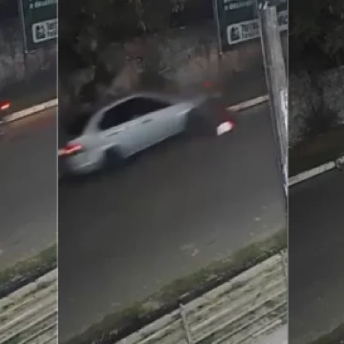 Carro invade contramão, bate em moto e faz motoqueiro rodopiar antes de cair no chão em Santa Inês