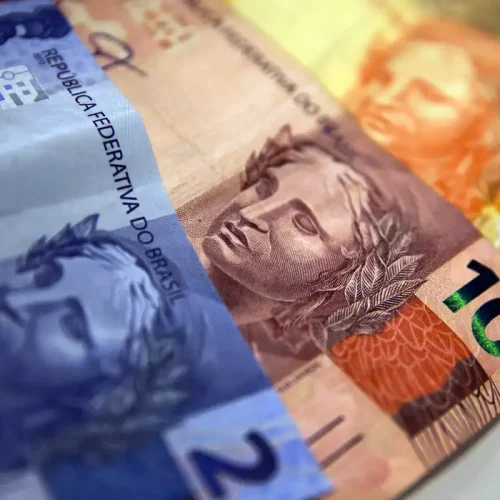 INSS libera primeira parcela do 13º para beneficiários