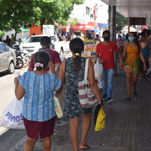 Feriado do Dia do Trabalhador modifica rotina do comércio em Teresina